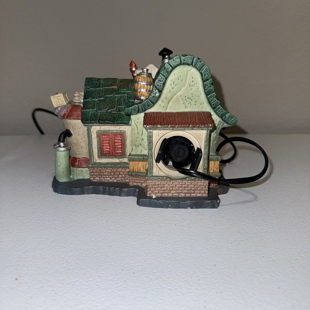 Lemax Halloween MONSTER HUNTING SUPPLY  Village #85311 Spooky Town - Picture 5 of 8